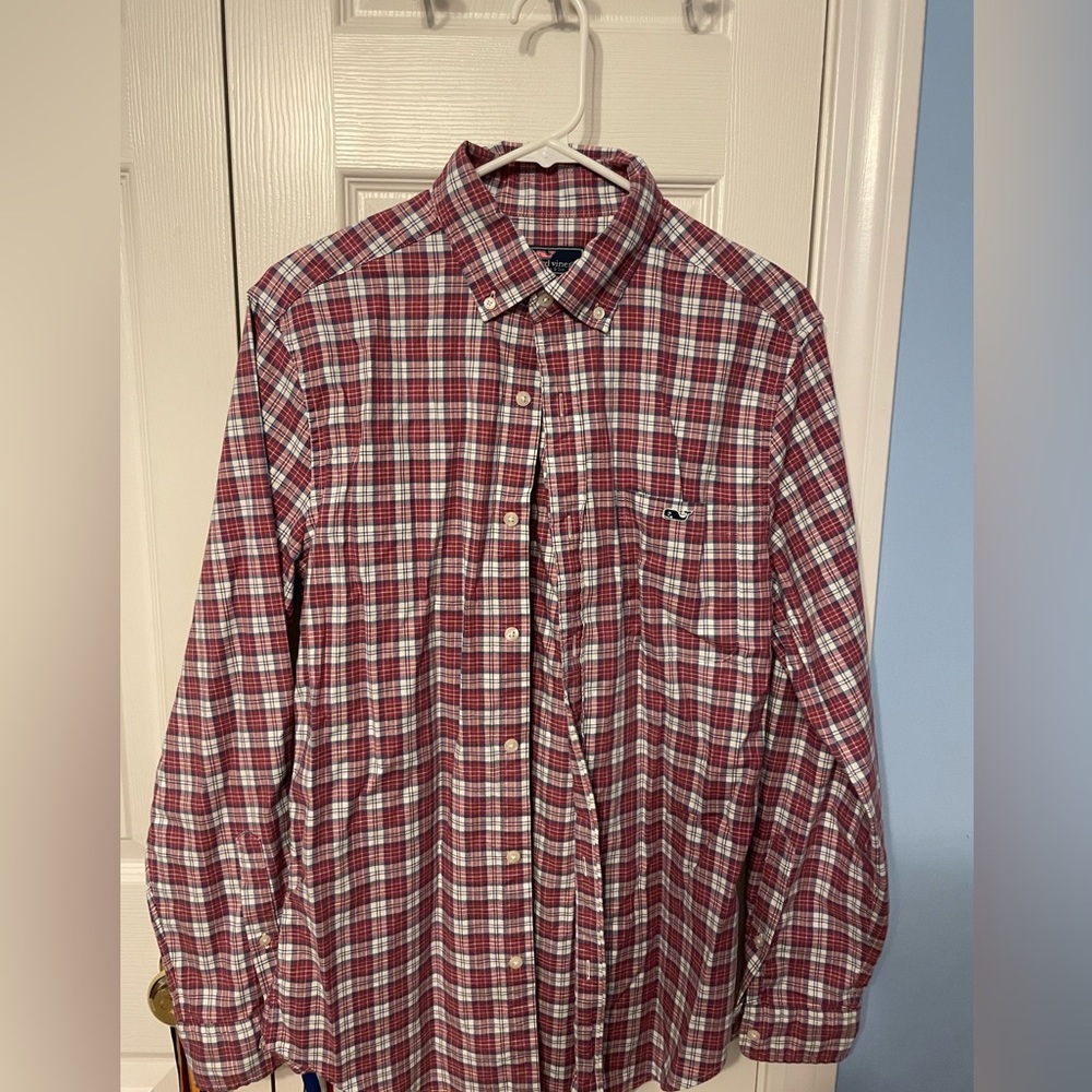 Vineyard Vines Classic Fit Tucker shirt.